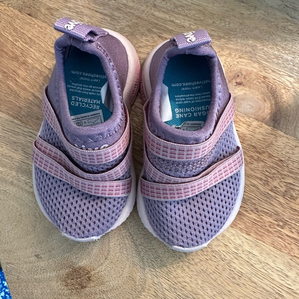 Native sneakers for baby girl